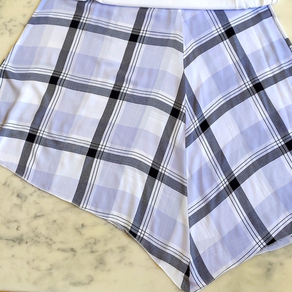 NWOT. Zara Short Sleeve Loose Fit Maxi Dress with multi color plaid bottom. - Picture 3 of 5